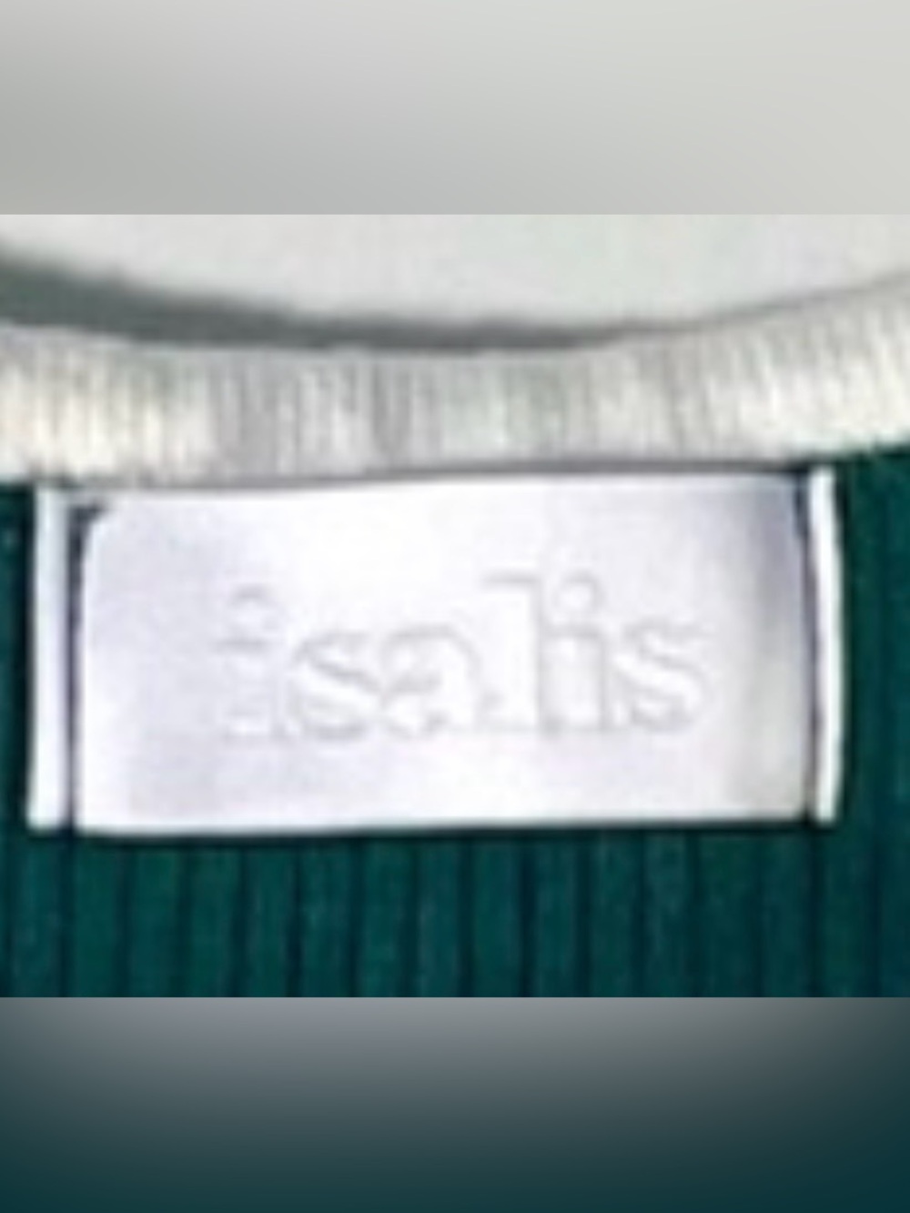 Isalis Cropped Top - Picture 3 of 3